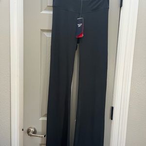 New medium Reebok workout pants